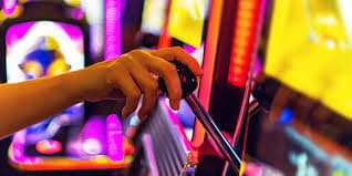 Tampilan menarik dari berbagai game slot online di platform spinjitu